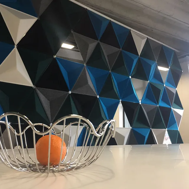 Design veggpaneler for bedre akustikk.